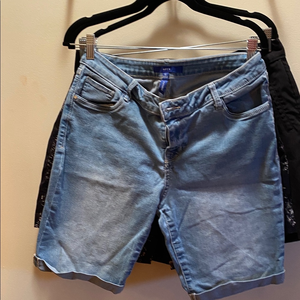 Apt. 9 Light Blue Denim Women's Shorts
